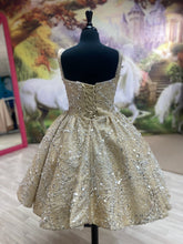 Load image into Gallery viewer, Taylor👗 13-14 years
