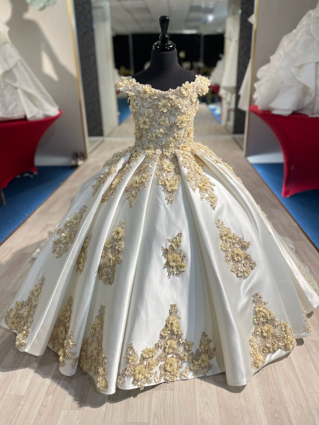 Regan👗 Ivory/Gold / 7-9 Years