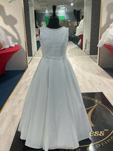 Load image into Gallery viewer, Emy👗 Ivory / 10-12 years
