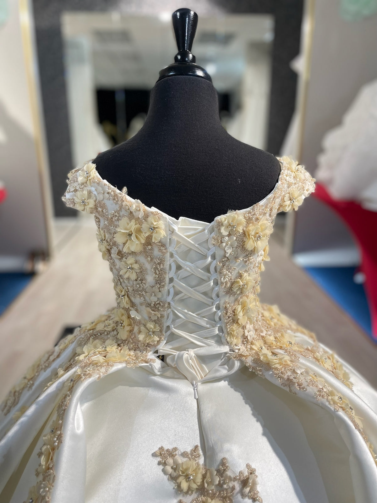 Regan👗 Ivory/Gold / 7-9 Years