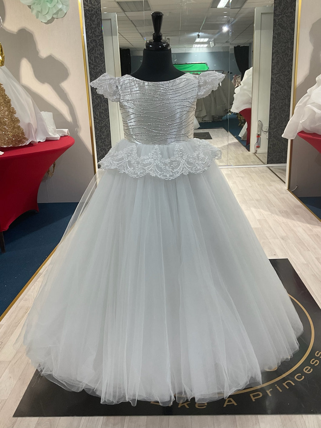 Zazu👗 Ivory / 6-8 years
