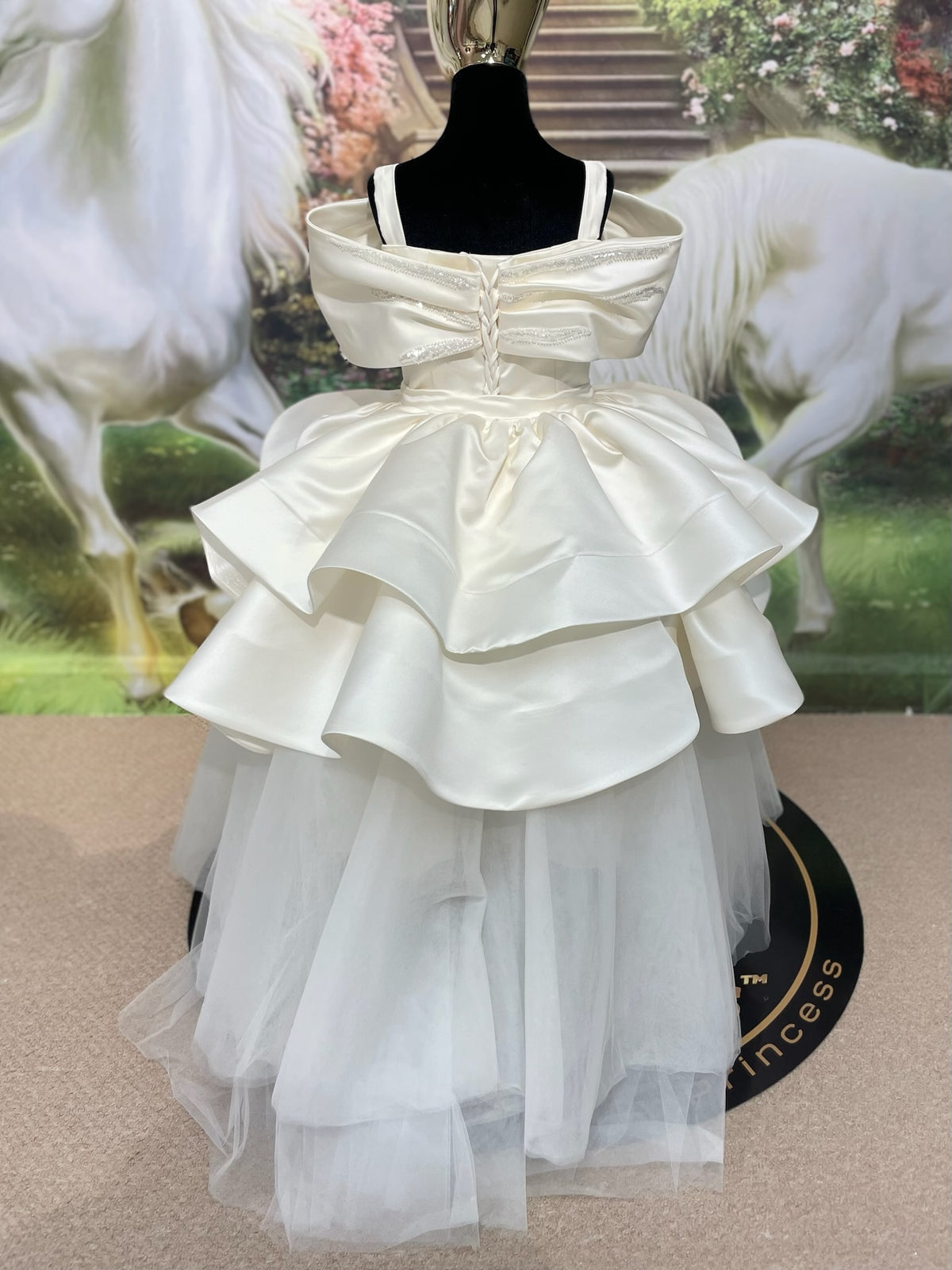 Sawyer👗 Ivory / 9-10 Years