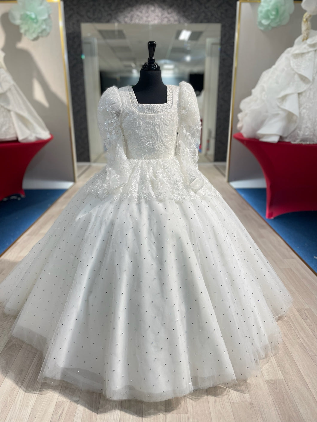 Sapphire👗 Ivory / S36