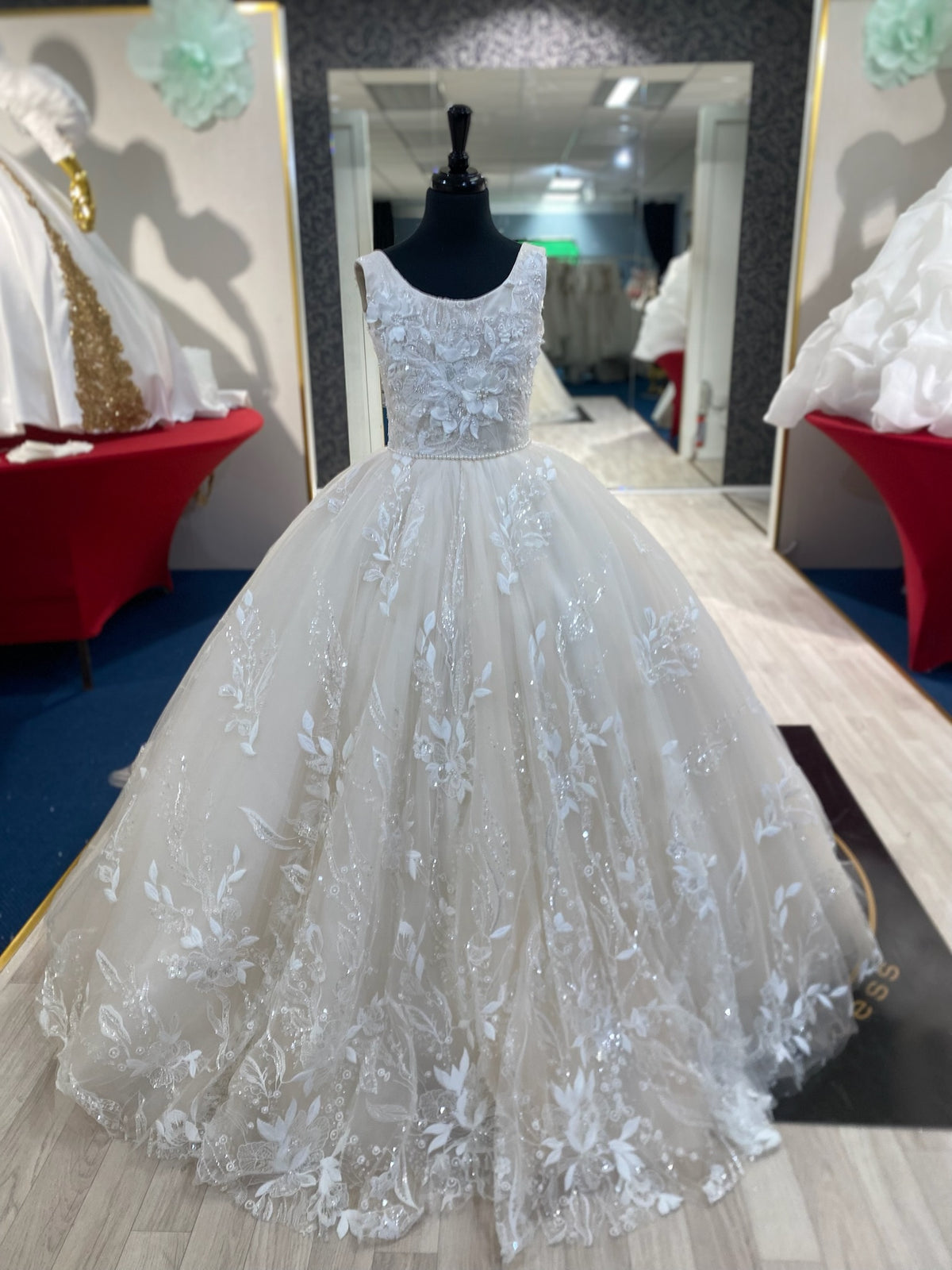 Francesca👗 Ivory / 11-12 years