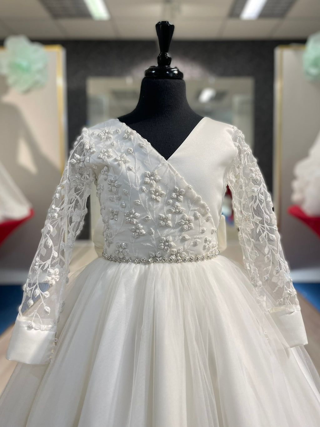 Suzanna👗OPS / Ivory