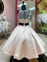 Load image into Gallery viewer, Katie👗 11-12 Years (bigger waist)
