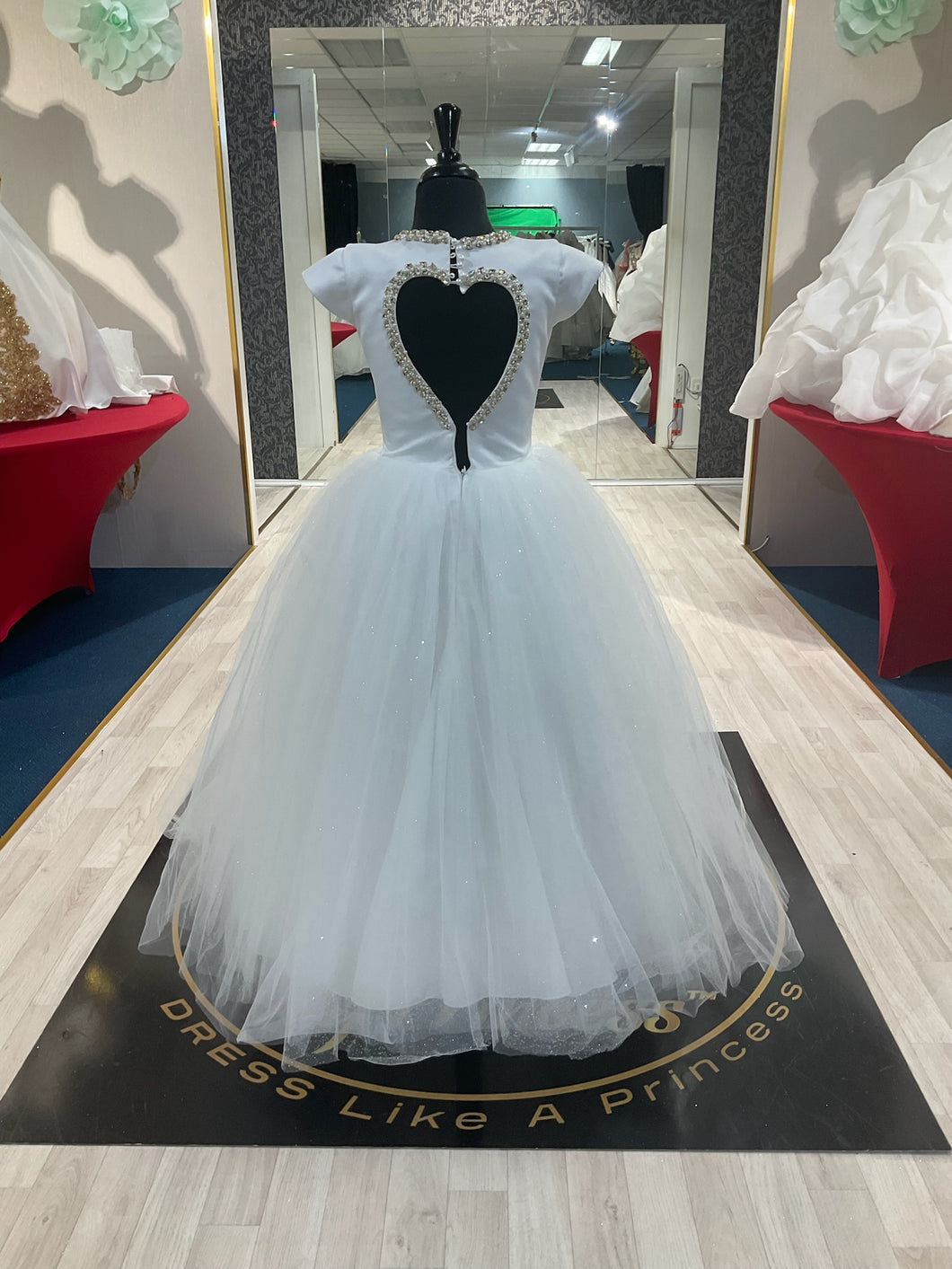 Emilia👗 Off-White / 9-10