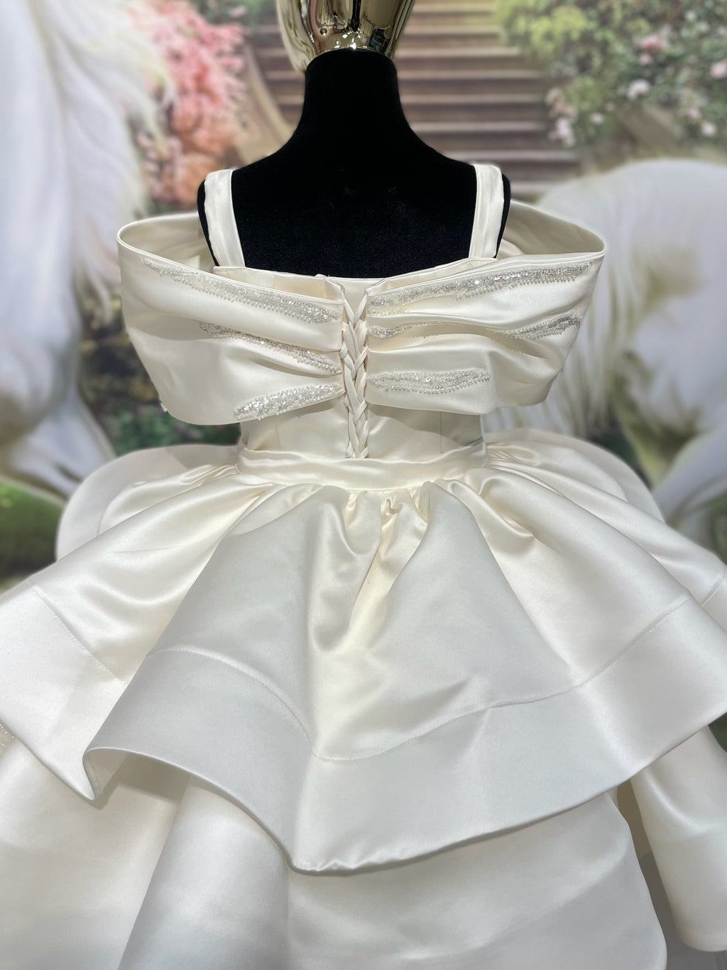 Sawyer👗 Ivory / 9-10 Years