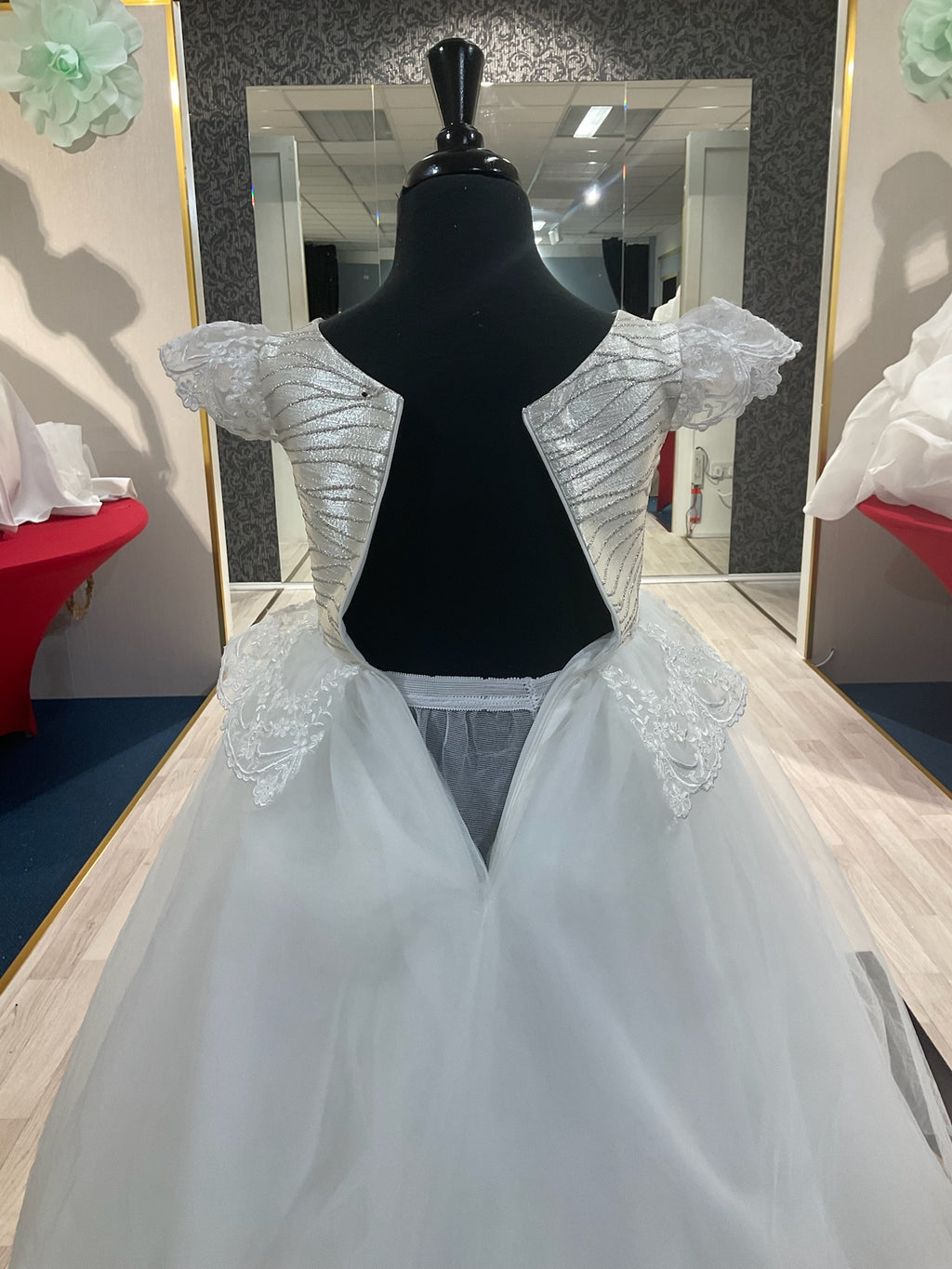 Zazu👗 Ivory / 6-8 years