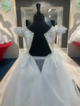 Load image into Gallery viewer, Zazu👗 Ivory / 6-8 years
