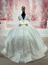 Load image into Gallery viewer, Selma👗 Ivory / 11-12 Years
