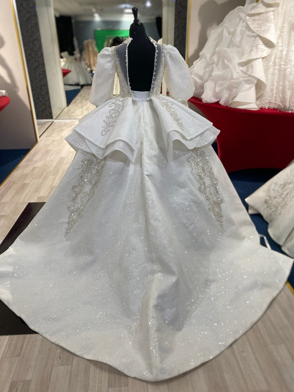 Kylie👗 Off-White / OFK / 8-10 years