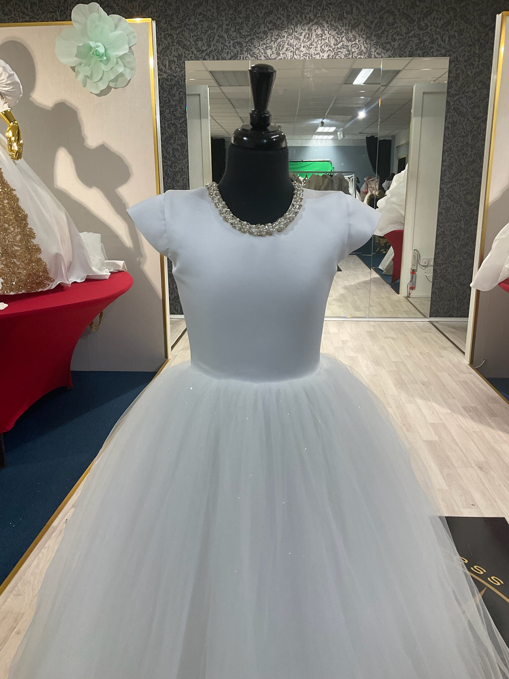 Emilia👗 Off-White / 9-10