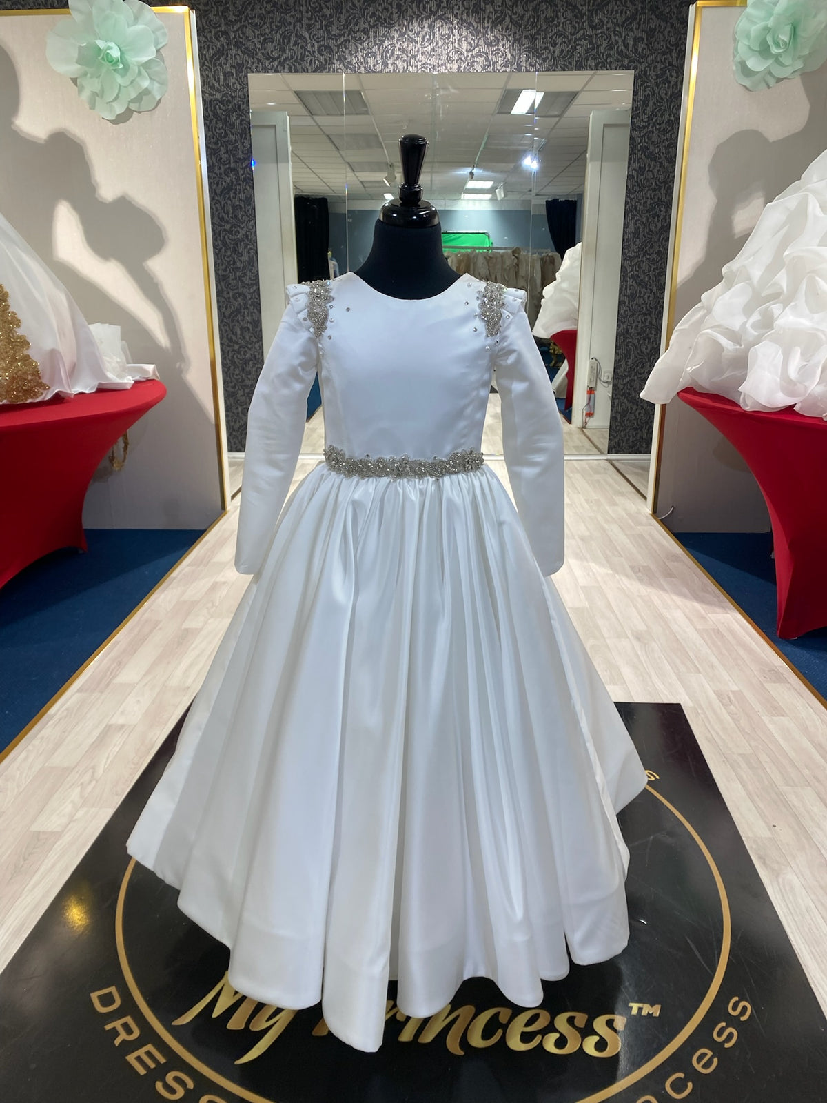 Zeny👗 Off-White / 5-6 years