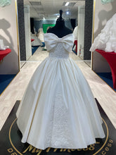 Load image into Gallery viewer, Agata👗 Ivory / 5-7 years
