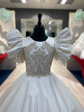 Load image into Gallery viewer, Summer-Rose👗 Ivory / 11-12 years
