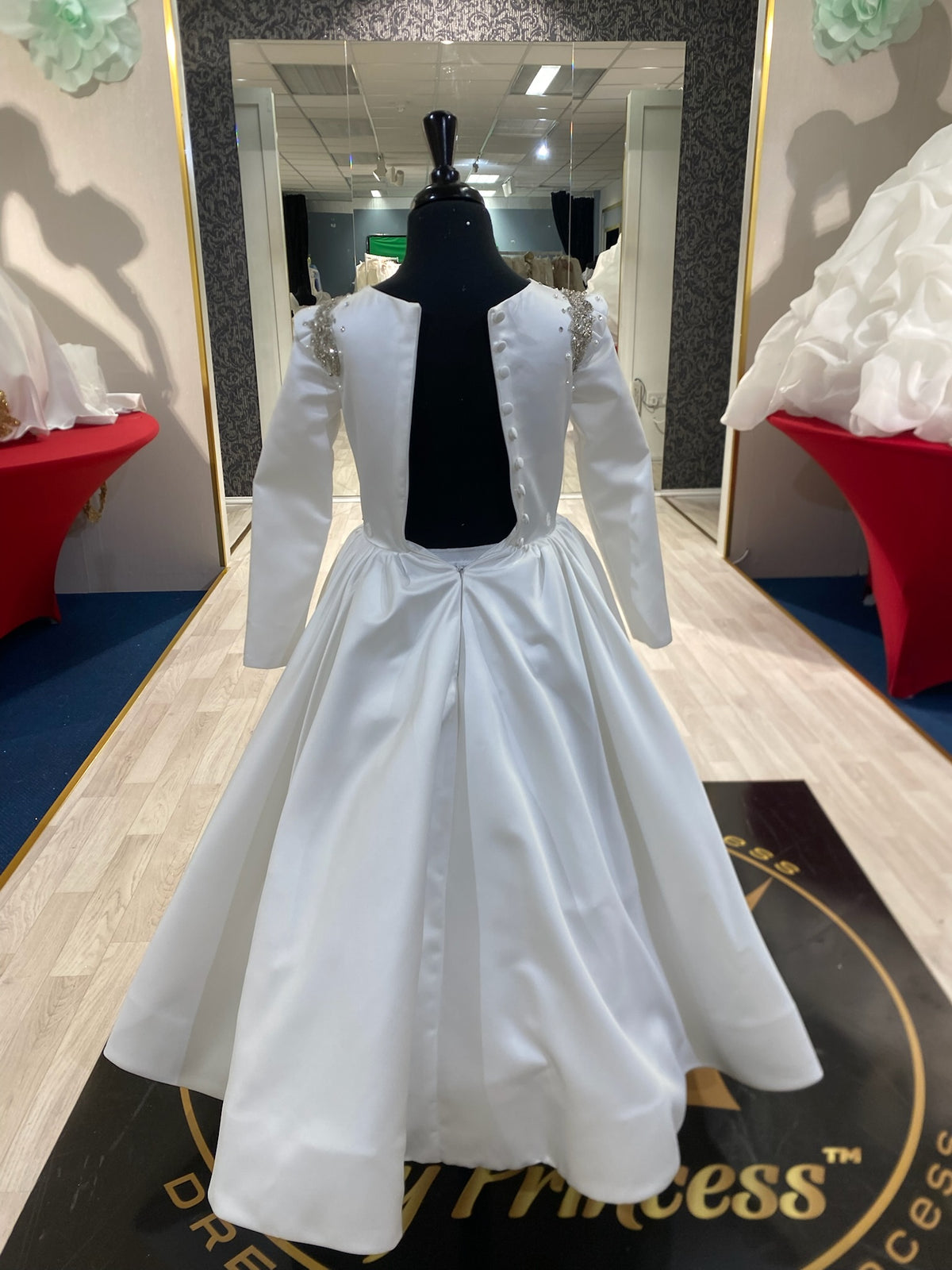 Zeny👗 Off-White / 5-6 years