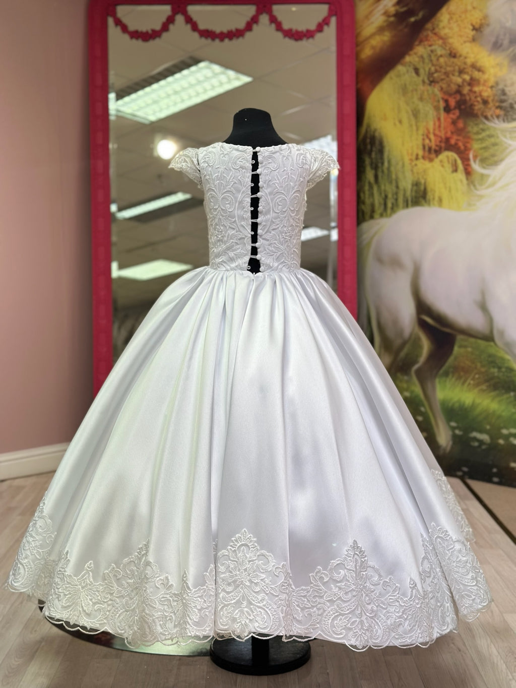Naomi👗 White / 8-9 Years