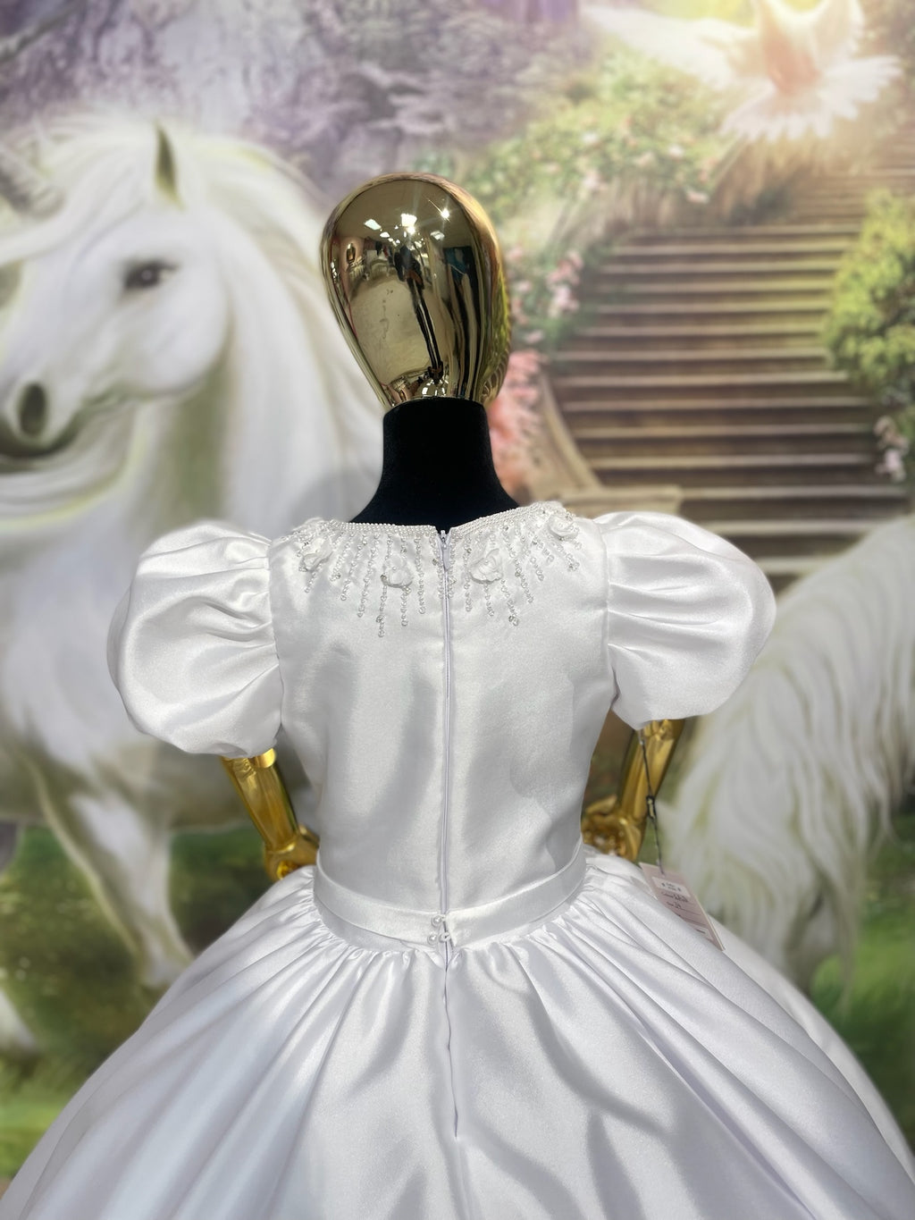 Sutton👗 White / S36