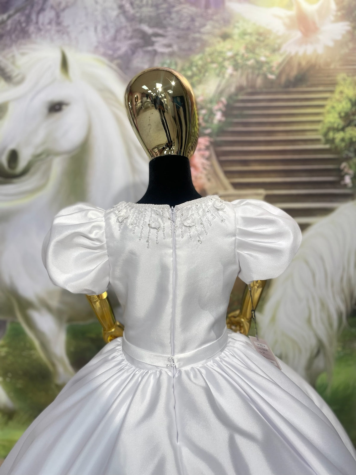 Sutton👗 White / S36