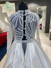 Load image into Gallery viewer, Adison👗 Ivory / 11-12 years
