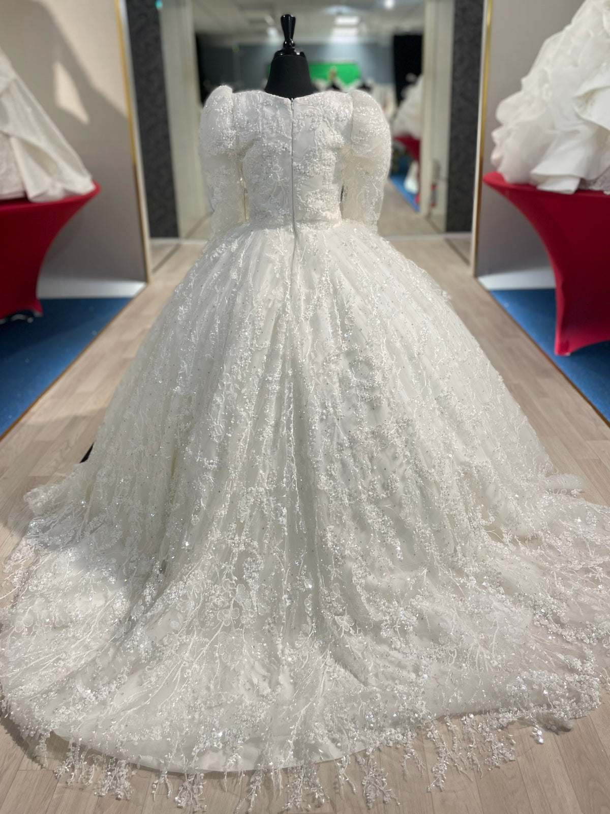 Sapphire👗 Ivory / S36
