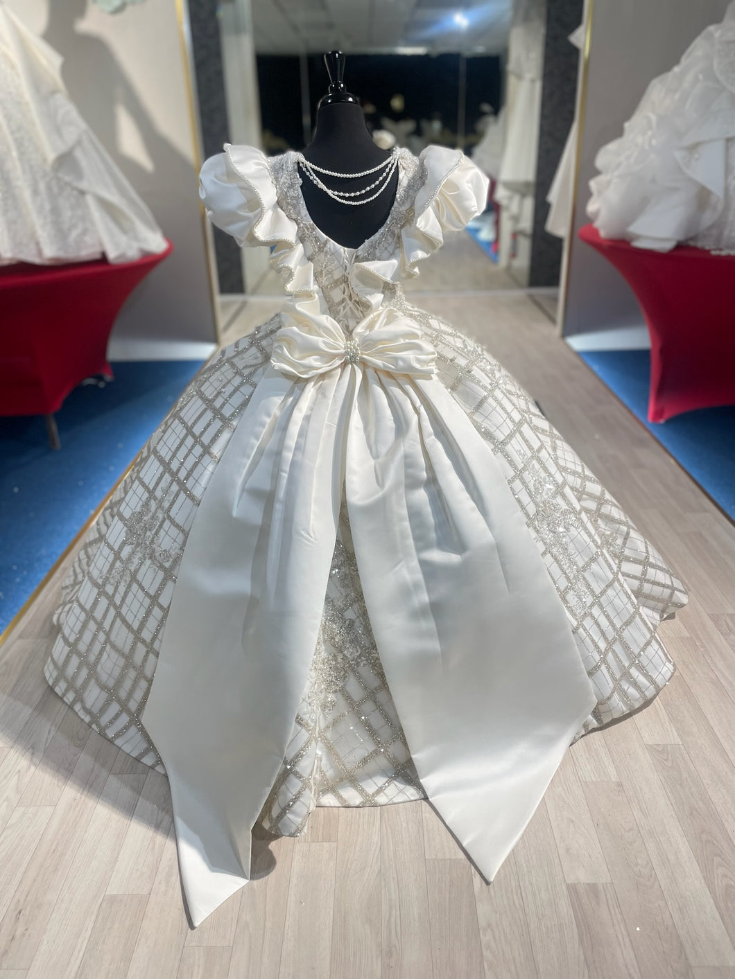 Jewel👗 Ivory/Gold / 8-10 Years