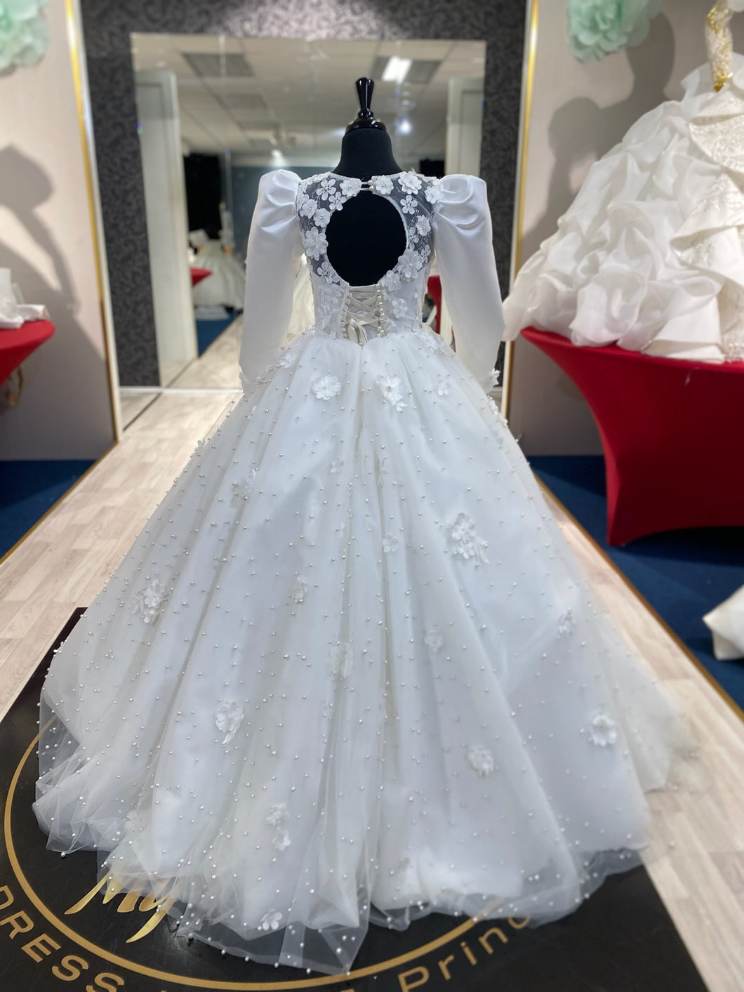 Clarabella👗 Off-White / 7-8 years