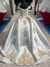Load image into Gallery viewer, Regan👗 Ivory/Gold / 7-9 Years
