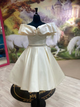 Load image into Gallery viewer, Becky👗 15-16 years
