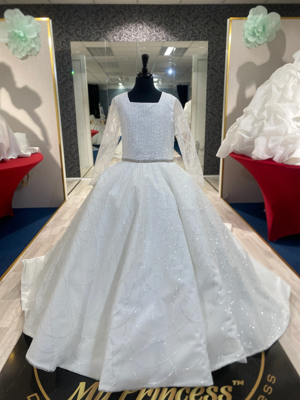 Sparkle👗 Off-White / 5-6 years