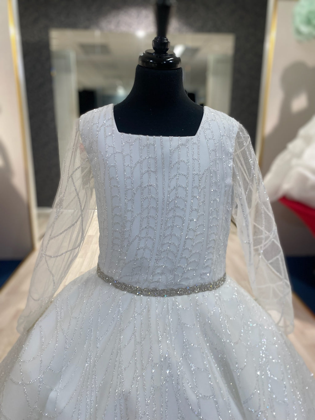 Sparkle👗 Off-White / 5-6 years