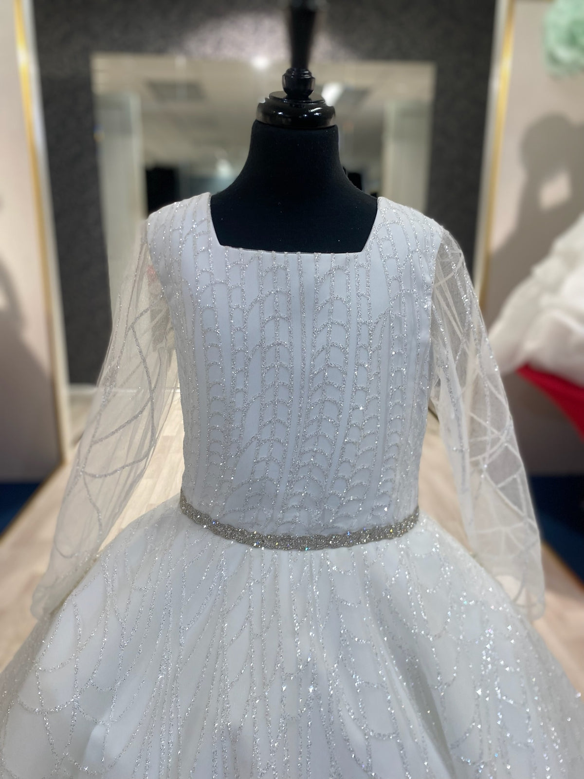 Sparkle👗 Off-White / 5-6 years