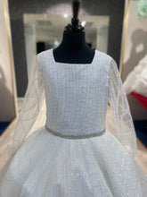 Load image into Gallery viewer, Sparkle👗 Off-White / 5-6 years
