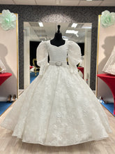 Load image into Gallery viewer, Roza👗 White / 11-12 Years
