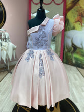 Load image into Gallery viewer, Jade👗 12-13 Years

