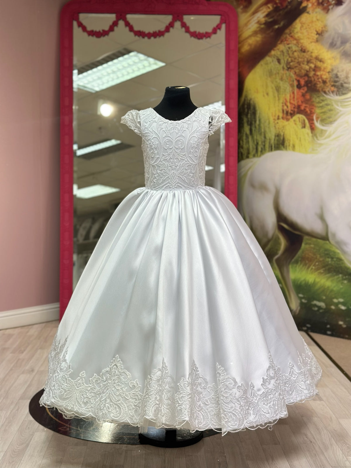 Naomi👗 White / 8-9 Years