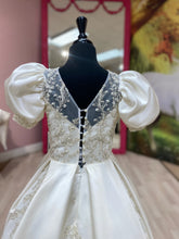 Load image into Gallery viewer, Sinead👗OPS / Ivory

