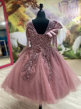 Load image into Gallery viewer, Beth👗 11-12 years
