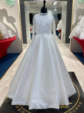 Load image into Gallery viewer, Adison👗 Ivory / 11-12 years
