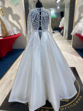 Load image into Gallery viewer, Adison👗 Ivory / 11-12 years
