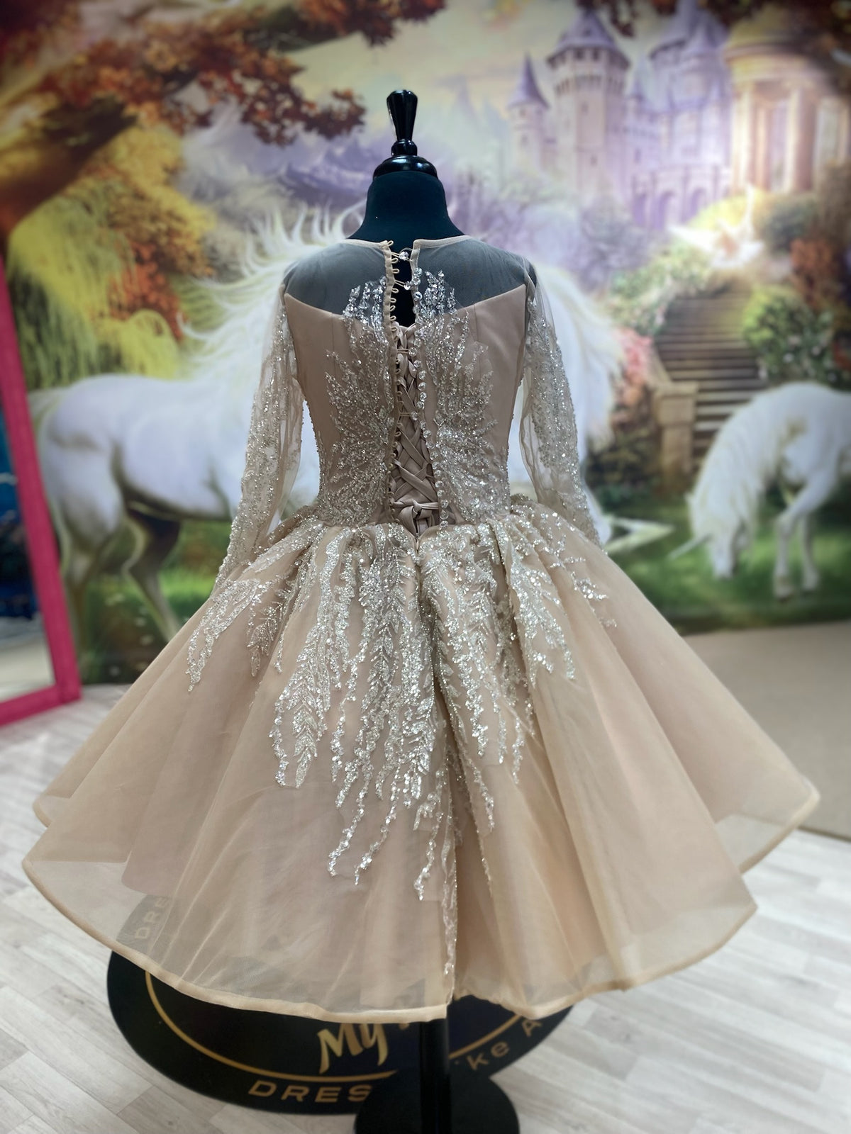 Edele👗 12-13 Years (bigger waist) ❗️RESERVED❗️
