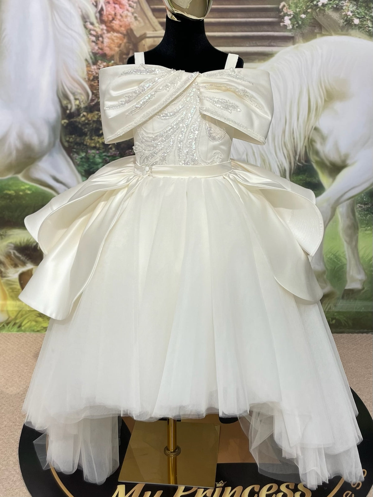 Sawyer👗 Ivory / 9-10 Years