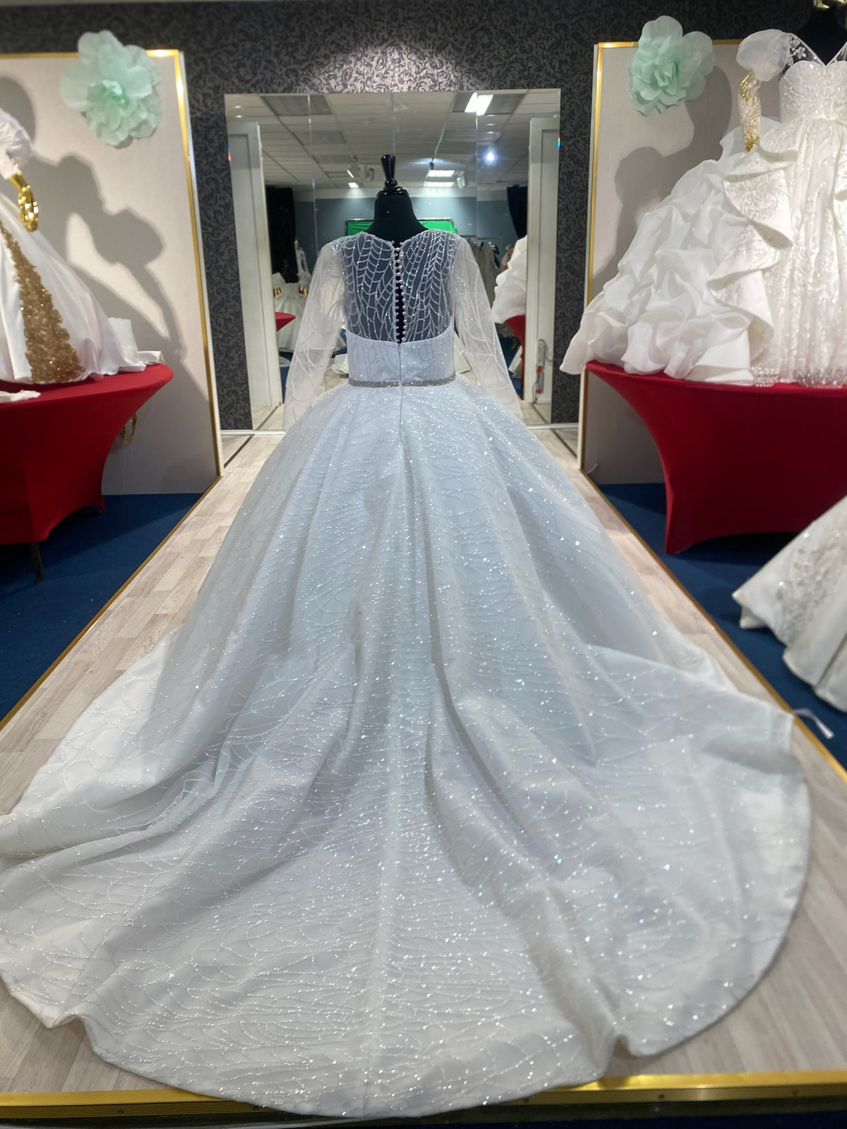 Sparkle👗 Off-White / 5-6 years