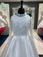 Load image into Gallery viewer, Adison👗 Ivory / 11-12 years
