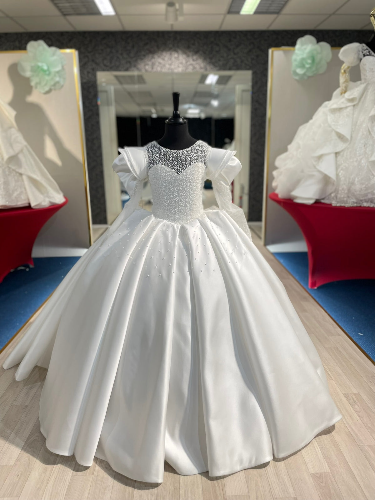 Courtney👗OPC / Off-White / S34 / 9-10 years