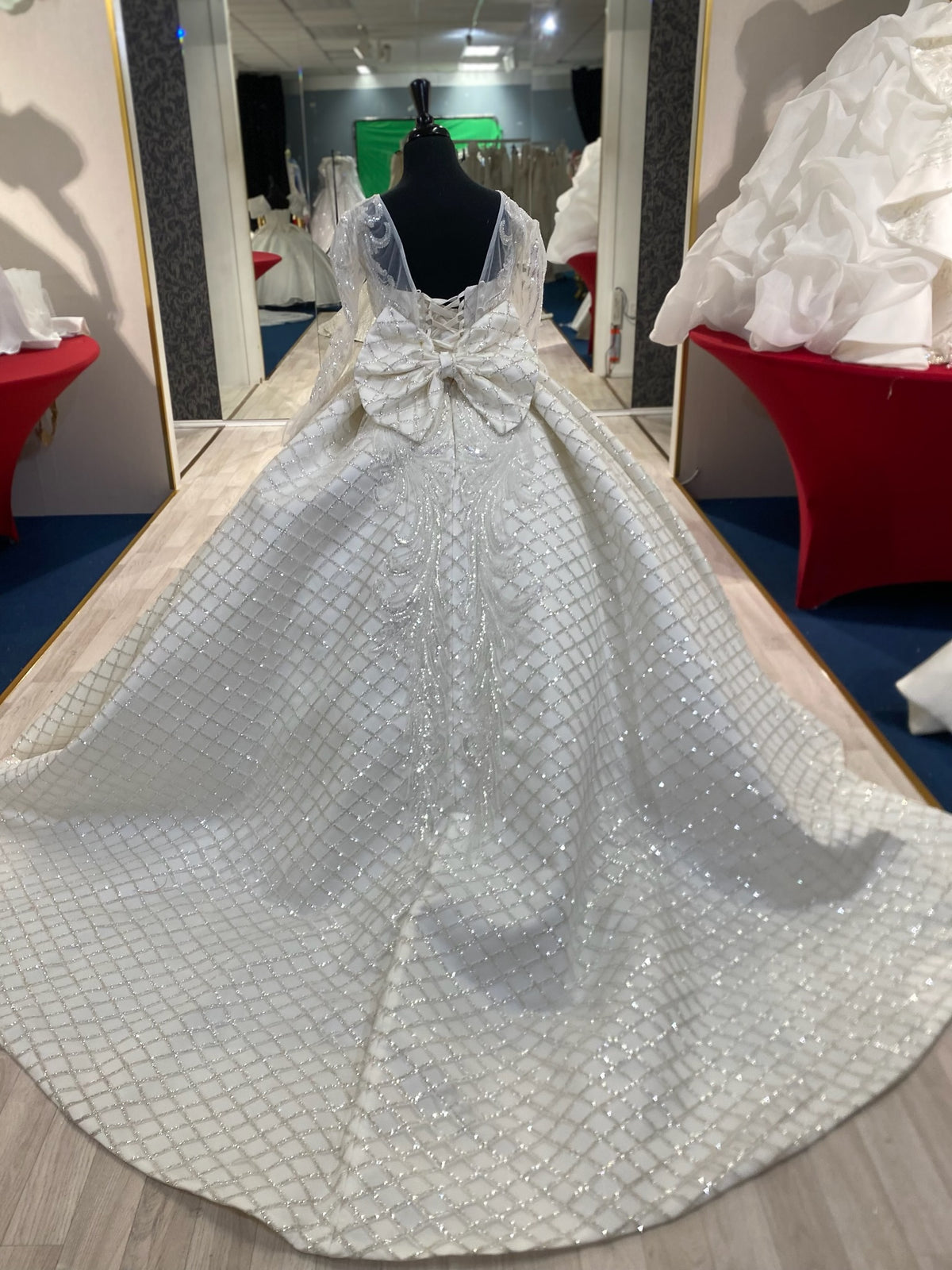 Zoey👗 Ivory / OFK / 7-8 years