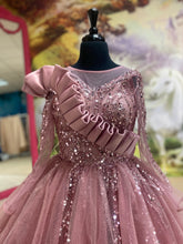 Load image into Gallery viewer, Beth👗 11-12 years
