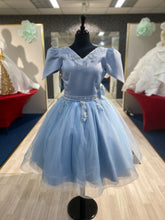 Load image into Gallery viewer, Jane👗 14-15 years
