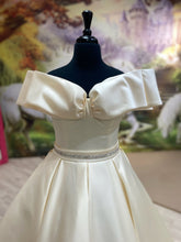 Load image into Gallery viewer, Becky👗 15-16 years
